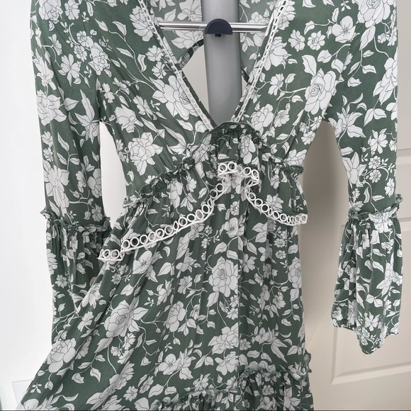 ASOS Design Fluted Sleeve Open Back Skater Mini Dress With Floral Print SZ US 0 - Picture 6 of 12